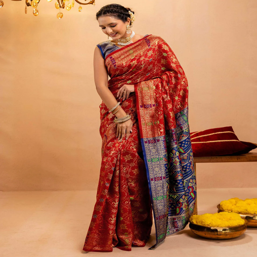 Maroon Silk Woven Patola Saree - Image 3