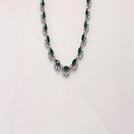 Silver finishing Green Stone Short Necklace - Image 2