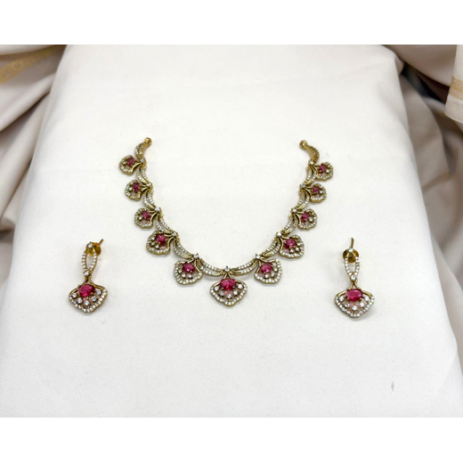 Victorian Red-Stone Short Necklace