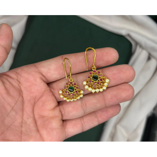 Short Gold Necklace - Image 3