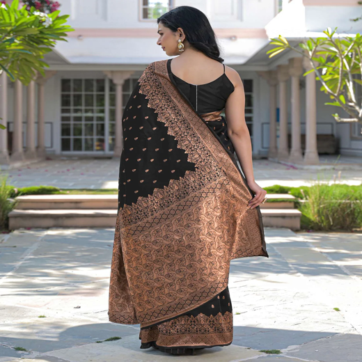 Black Silk Woven Banarasi Saree - Image 4