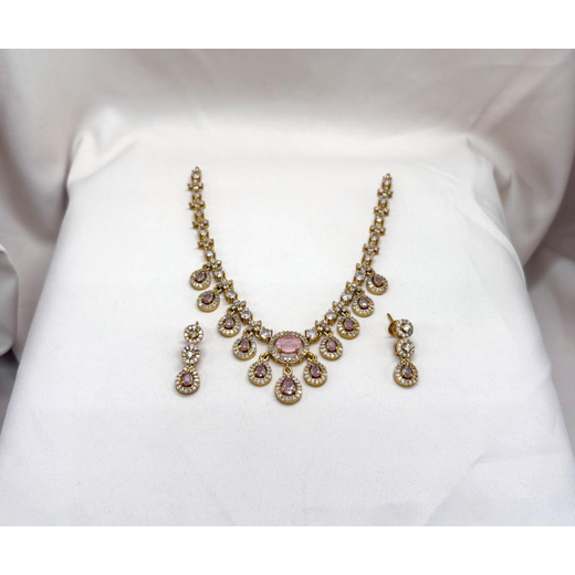 Matte finishing Short Necklace