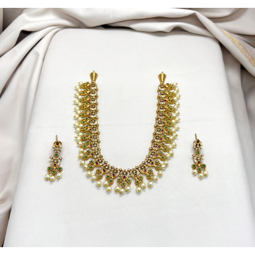 Matte finishing Short Necklace