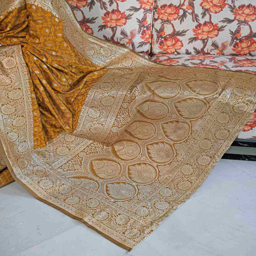 Dusty Mustard Silk Woven Banarasi Saree - Image 3